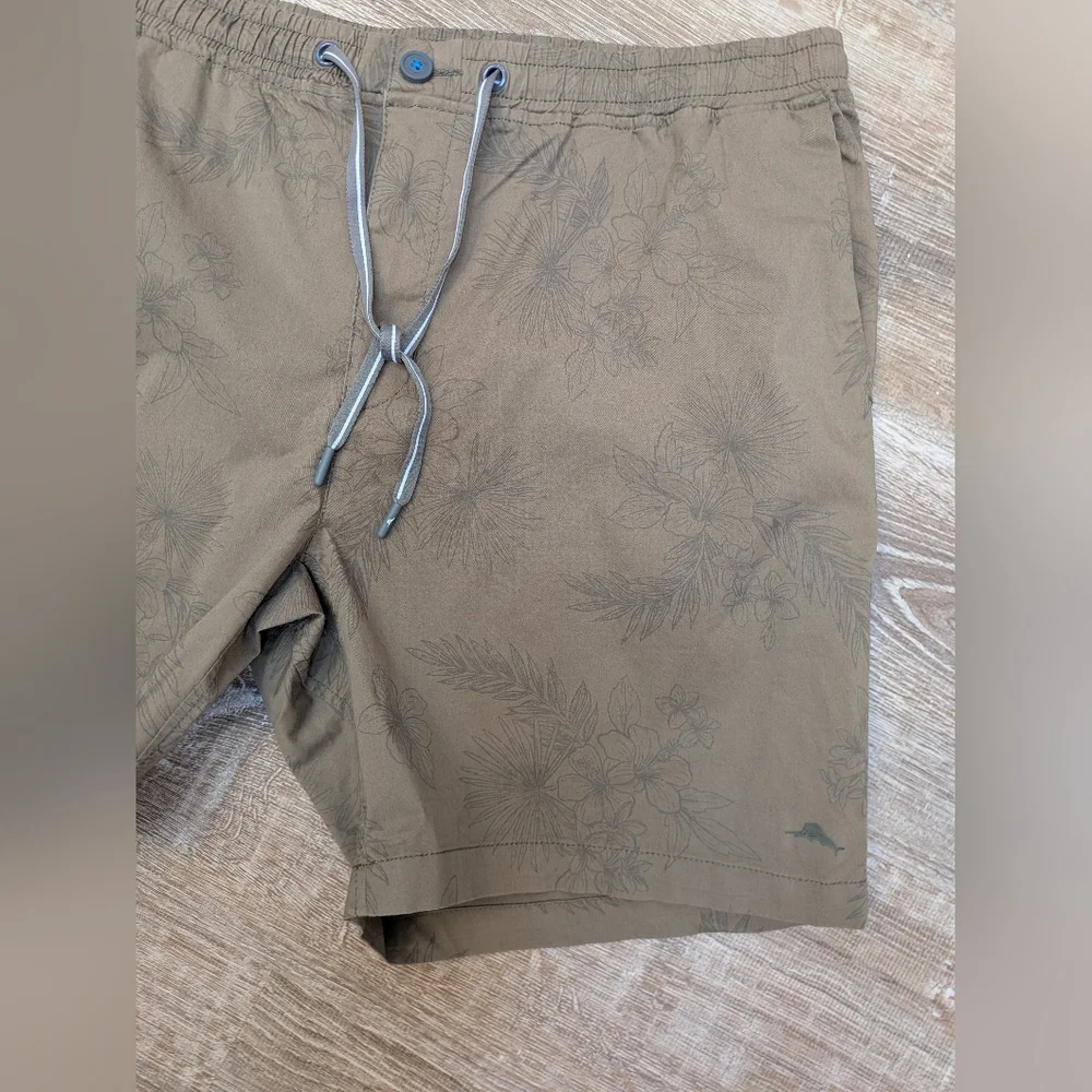 NEW Tommy Bahama Oceanside Hideaway Brown Floral Tea Leaf Shorts Size XXL